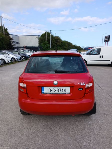 Skoda Fabia 2010 393385354
