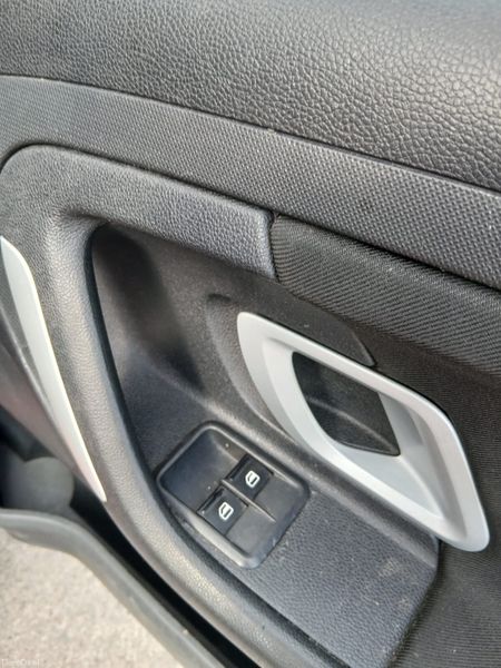 Skoda Fabia 2010 393385384