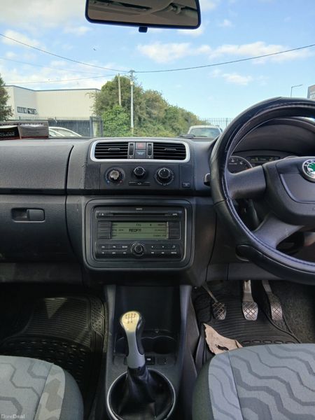 Skoda Fabia 2010 393385388