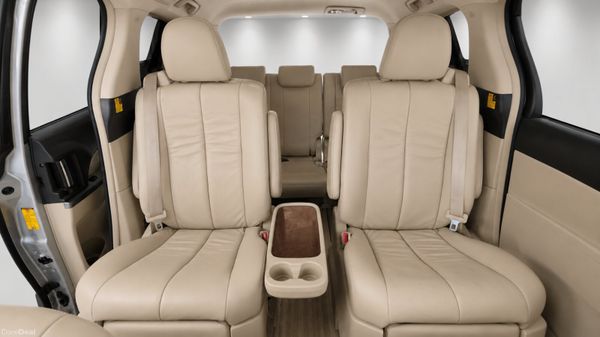 Toyota Estima 2.4L | Hybrid |G Leather Interior 393327400