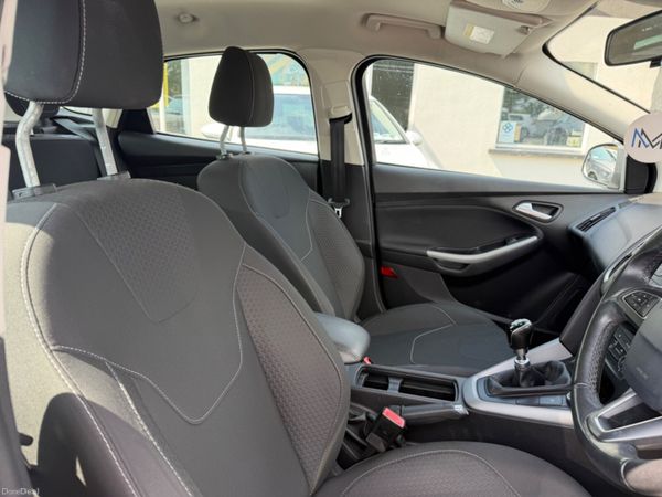 Ford Focus Excellent Condition 393443760
