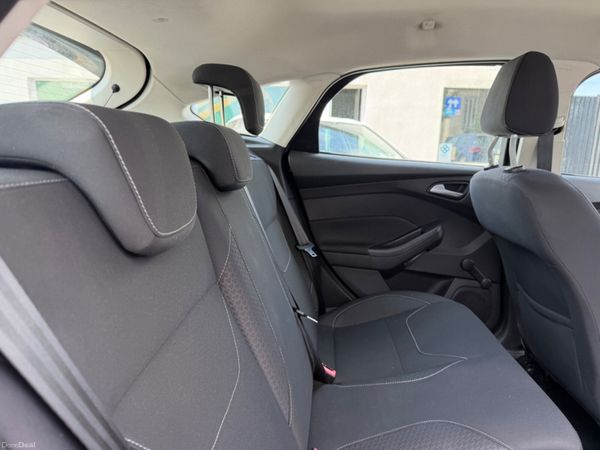 Ford Focus Excellent Condition 393443770