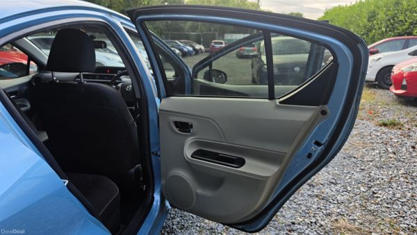 Toyota Aqua 2014 393415846
