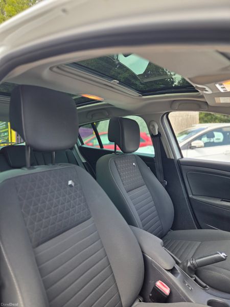 Pearl White Low Mileage Renault Megane 393558204