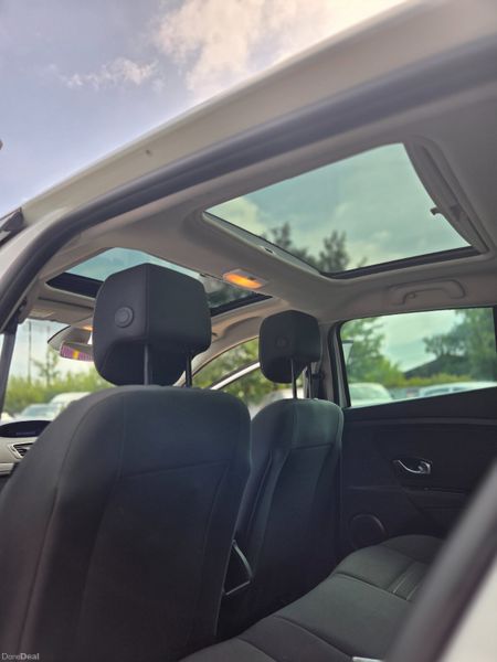 Pearl White Low Mileage Renault Megane 393558208