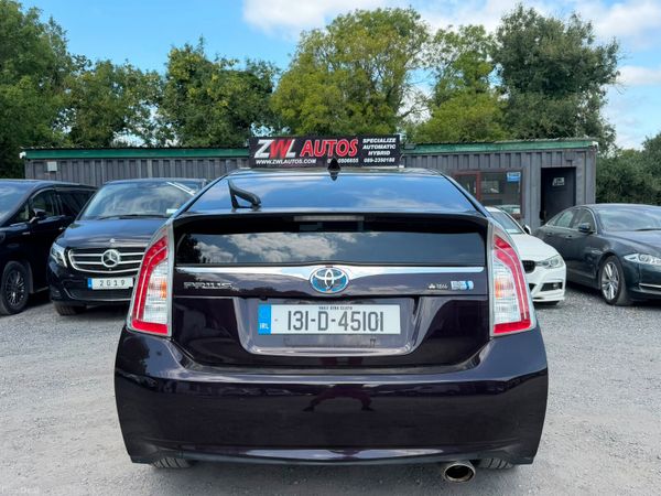 131 Toyota Prius Hybrid 393564214