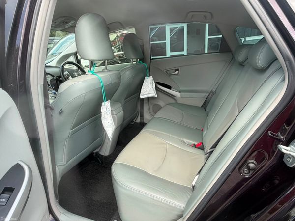 131 Toyota Prius Hybrid 393564230