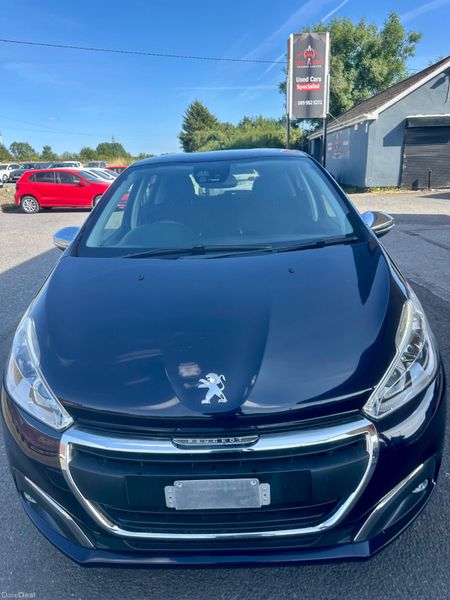 PEUGEOT 208 1.2L Automatic Very low Mileage 393510088