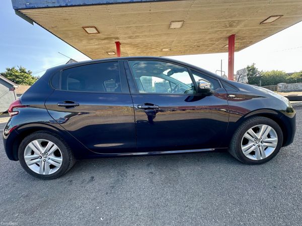 PEUGEOT 208 1.2L Automatic Very low Mileage 393510096