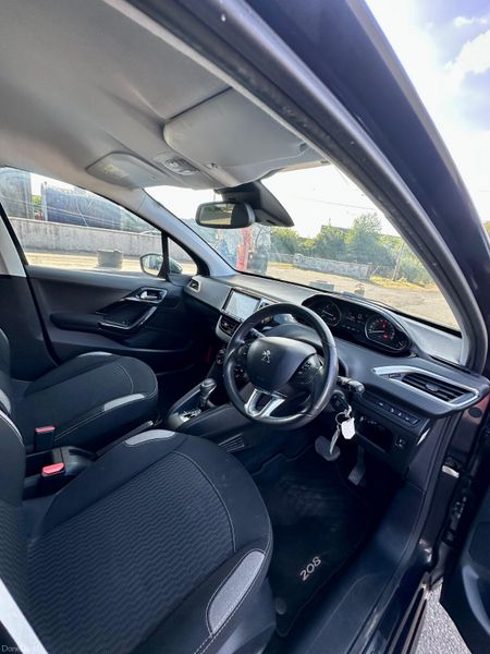 PEUGEOT 208 1.2L Automatic Very low Mileage 393510104