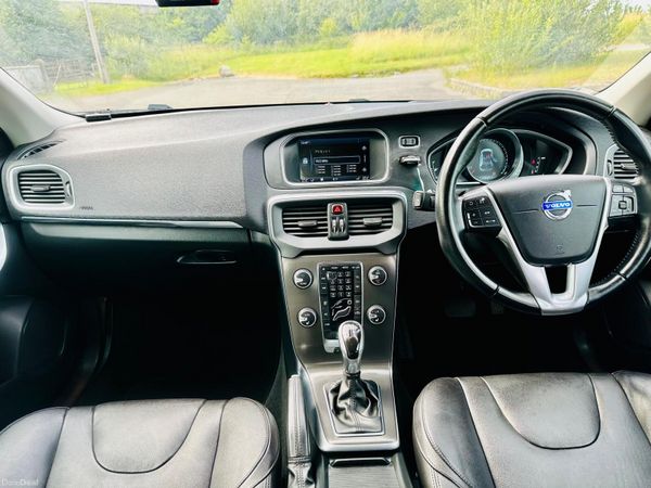 VOLO V40 T4 (2015) 1.6L PETROL AUTOMATIC VERY LOW 393514034