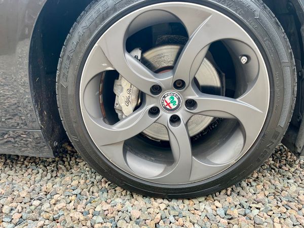 Alfa Romeo Giulia 2017 393515668