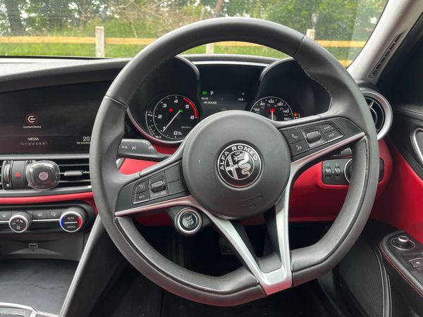 Alfa Romeo Giulia 2017 393515674