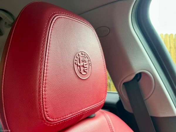 Alfa Romeo Giulia 2017 393515680