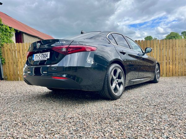 Alfa Romeo Giulia 2017 393515686