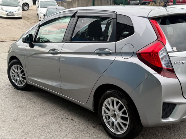 2014 Honda Fit Hybrid / L Spec/ Car play 393530030