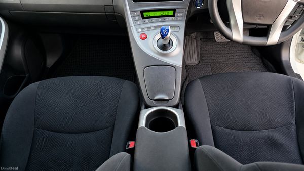 Toyota Prius 1.8L Hybrid | Auto | Self-Charing 393645576