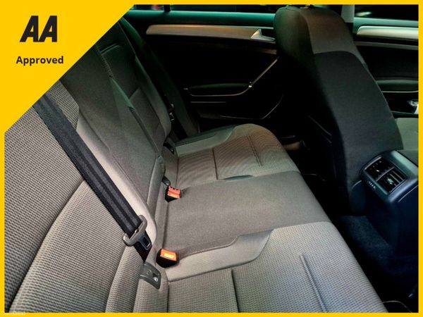 🚗 Volkswagen Golf  – Only 75000km! 🚗 393608588