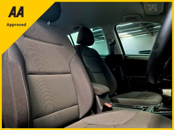 🚗 Volkswagen Golf  – Only 75000km! 🚗 393608592