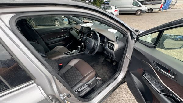 Toyota C-HR 1.8 Hybrid petrol 2017 393748722