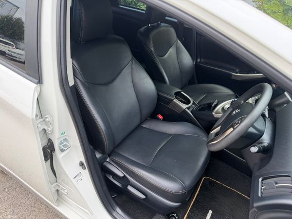 Toyota Prius Self Charging Hybrid 393767500