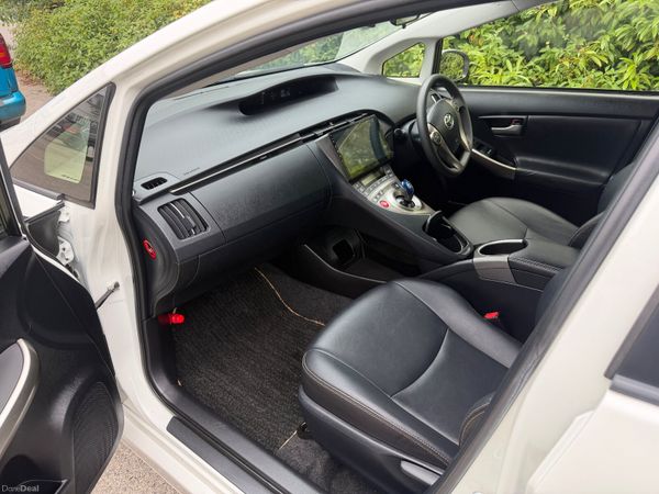 Toyota Prius Self Charging Hybrid 393767526