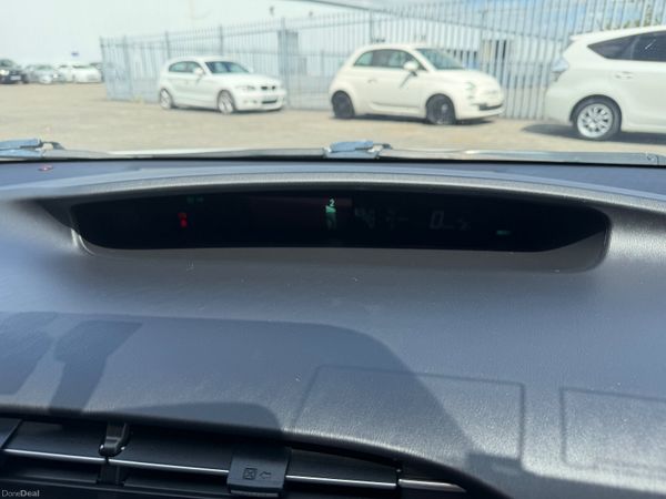 Toyota Prius Self Charging Hybrid 393767530