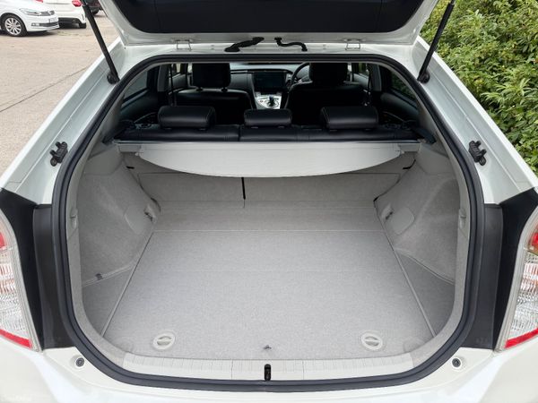 Toyota Prius Self Charging Hybrid 393767532
