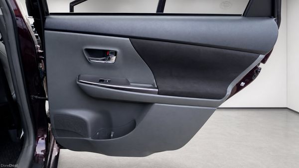 Toyota prius alpha 7 seater Self charging Hybrid 393769124
