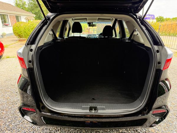 Honda Shuttle 2017 1.5 Petrol Hybrid 393769542