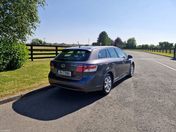 Toyota Avensis 2009 393710778