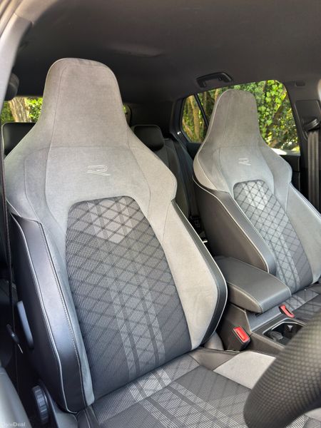 2022 Volkswagen Golf R-Line Automatic 1.5 eTsi 393841776