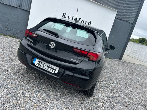 Vauxhall Astra 2016 393890648
