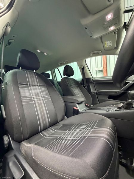 2015(152) Golf Estate 1.2 Petrol - Lounge Edition! 393896724