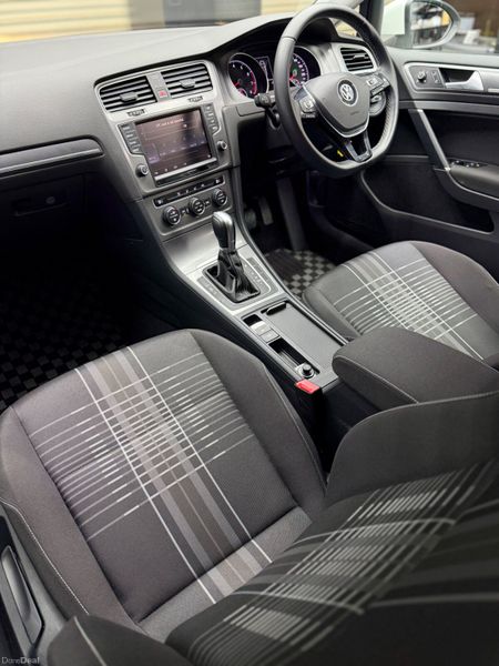 2015(152) Golf Estate 1.2 Petrol - Lounge Edition! 393896726