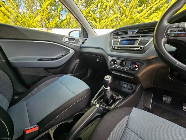 Hyundai i20 2017 1.2 Petrol High Spec Low Mileage 393814864