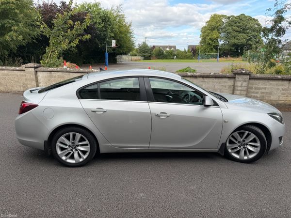 Opel Insignia 393816670