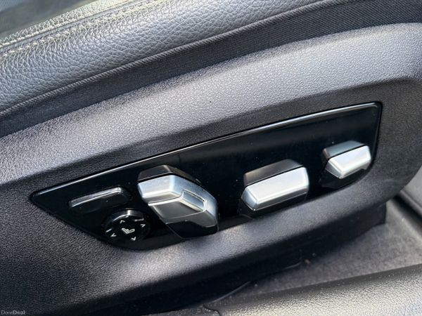 2019 BMW 530e M SPORT UNIQUE MASSIVE EXTRAS 393817636