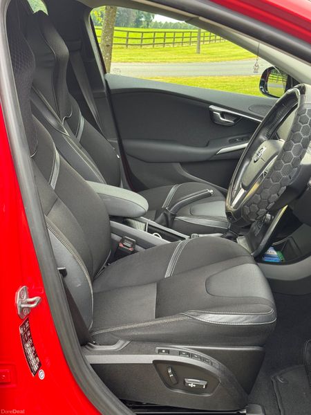 2015 Volvo V40 1.6 Petrol Automatic full spec 393819546