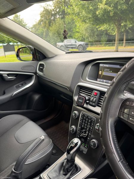 2015 Volvo V40 1.6 Petrol Automatic full spec 393819548