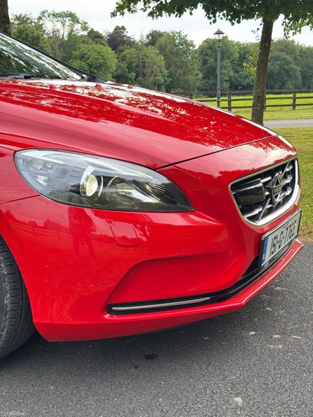 2015 Volvo V40 1.6 Petrol Automatic full spec 393819530