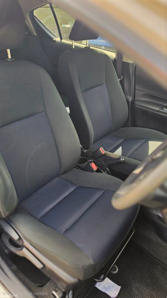 Toyota Aqua 393831216