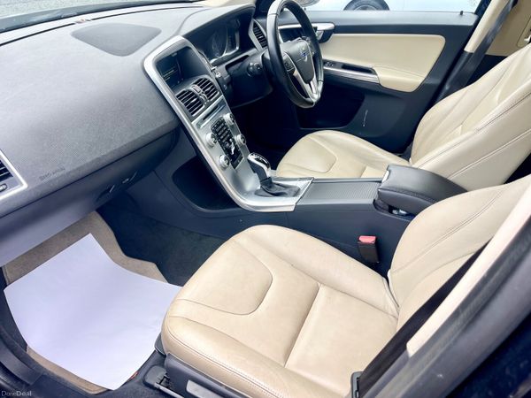 2017 Volvo XC60 394051272