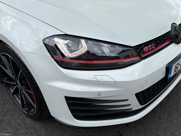 2016 Volkswagen Golf GTI Performance 394081042
