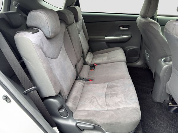 2013 Toyota Prius 1.8 Hybrid Automatic 7 Seater 394012168
