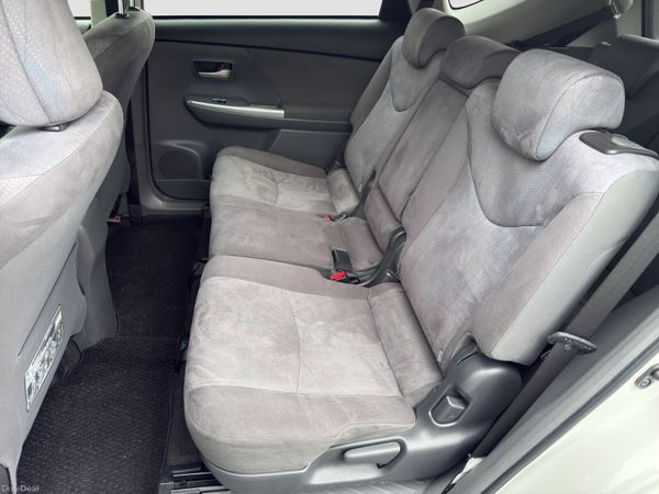 2013 Toyota Prius 1.8 Hybrid Automatic 7 Seater 394012170