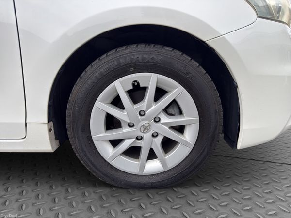 2013 Toyota Prius 1.8 Hybrid Automatic 7 Seater 394012272