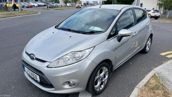 Ford Fiesta Titanium *LOW MILEAGE* 394143826