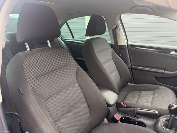 Volkswagen Jetta 2014 394123746