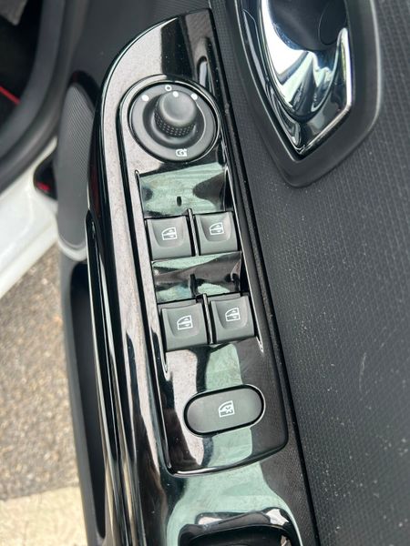 RENAULT CLIO 2015 PETROL AUTOMATIC 394125346